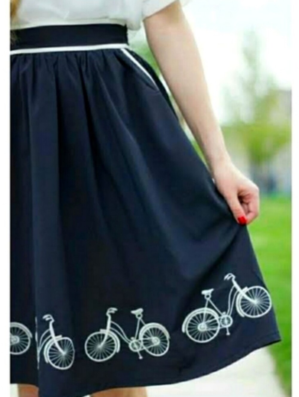 Comme Toi Classic Navy Circle Skirt with Bicycle Embroidery Size Medium